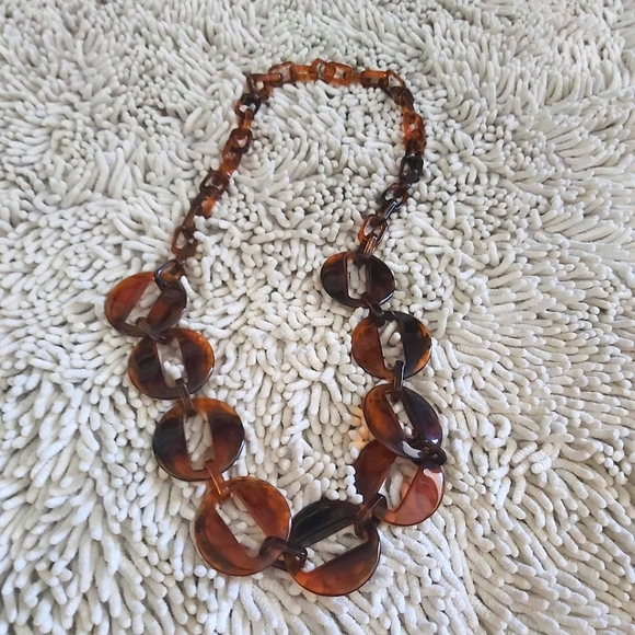 Unbranded brown acrylic necklace - Picture 1 of 3
